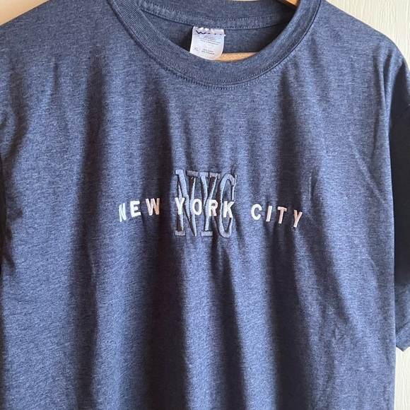 Unisex Embroidered New York Graphic Tee - Picture 3 of 4